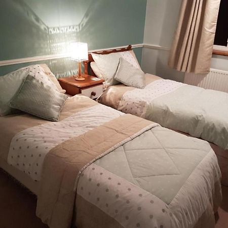 Chimneys B&B Holbrook  エクステリア 写真